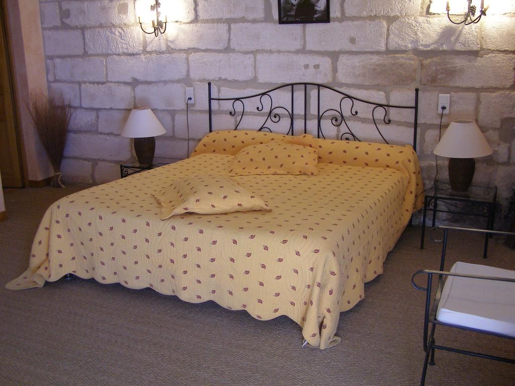 L'Oustau De Mistral Hotell Eyragues Rom bilde